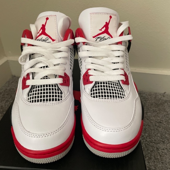 Jordan 4 fire red